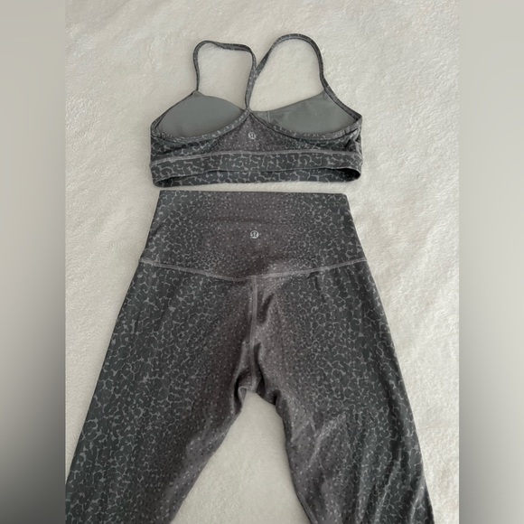 LULULEMON GRAY LEOPARD PRINT SET ALIGN SIZE 6, 28” FLOW Y BRA SIZE 8 - Picture 2 of 2